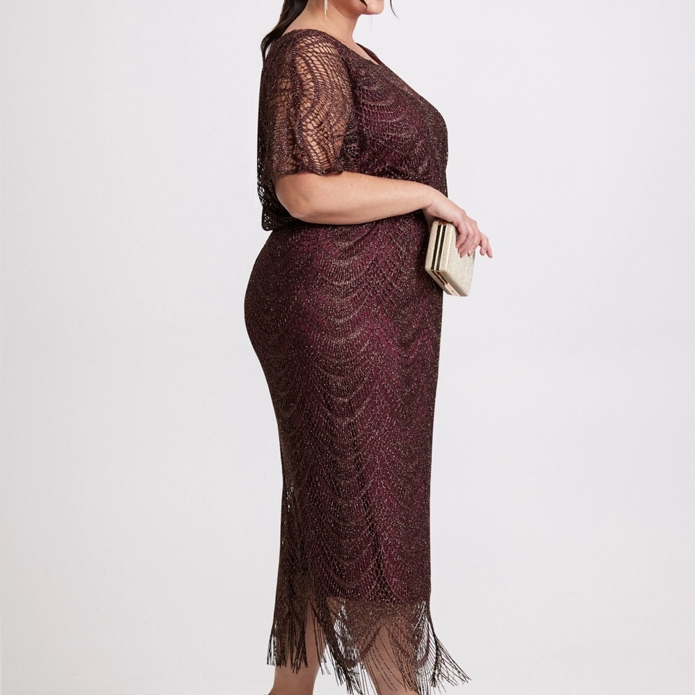 Elegant Burgundy Maxi Dress